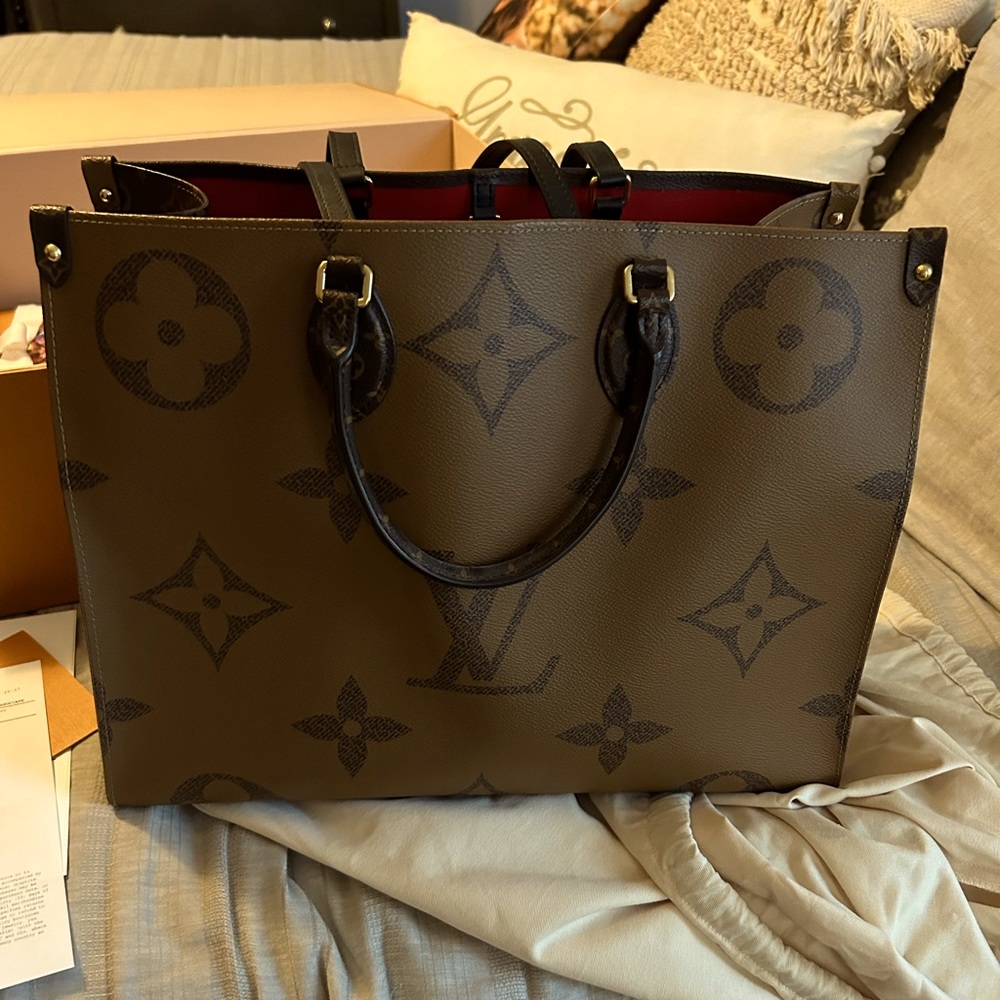 Louis Vuitton On The Go GM
